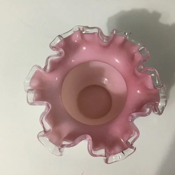VTG Silver Crest MilkGlass Pink With White Ruffled Rim Vase Unmarked Fenton - Picture 5 of 6